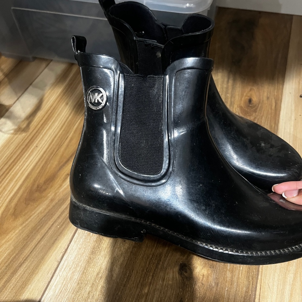 Michael Kors Black Glossy Chelsea Rain Booties